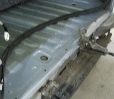 トヨタ・ハイエースの鈑金修理事例（１）のサムネイル